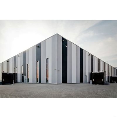 Construções de aço galvanizadas do período largo que perfuram a estrutura Q235 da armação de aço
