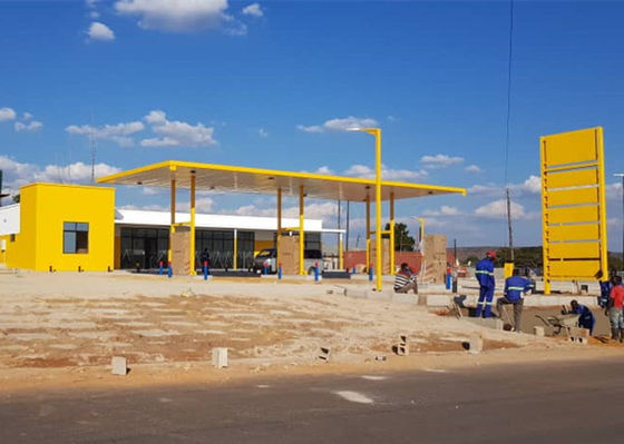 Casa pré-fabricada ISO9001 das construções industriais da armação de aço da vertente do posto de gasolina do ODM