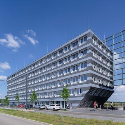 O anúncio publicitário pré-fabricou o quadro de construção de aço GB profissional do metal