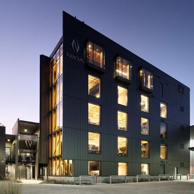 Construção civil de aço pré-fabricada do profissional hábil