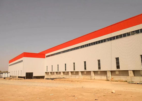 Armazém industrial pré-fabricado de estrutura de aço de longa envergadura com design personalizado