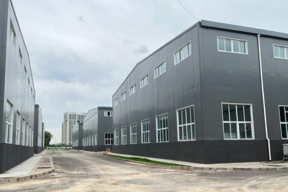 Quadro portal de aço Q355B do peso leve pré-fabricado comercial do prédio de escritórios