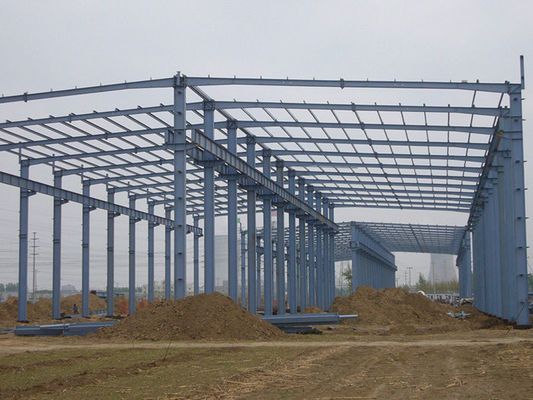 Oficina de construção prefabricada de estruturas metálicas e de aço com estruturas de porta e isolamento
