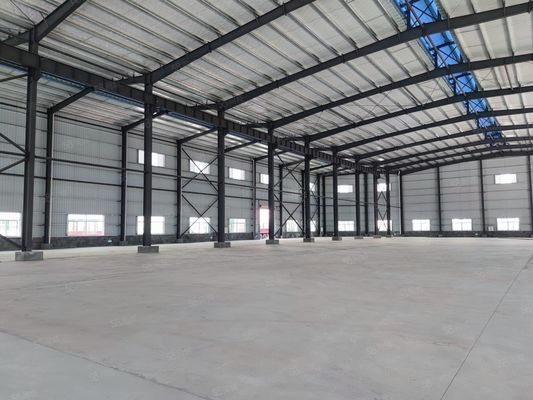 Oficina de construção prefabricada de estruturas metálicas e de aço com estruturas de porta e isolamento