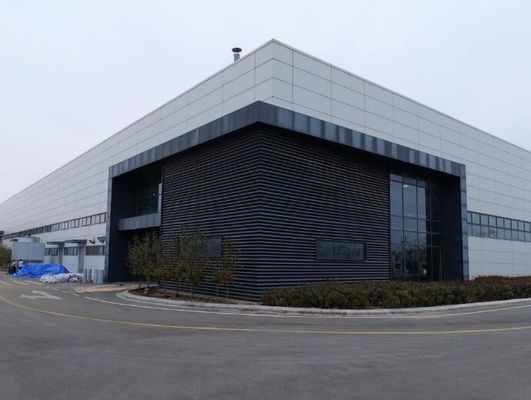 Construção de estruturas de aço com pisos de concreto para edifícios industriais