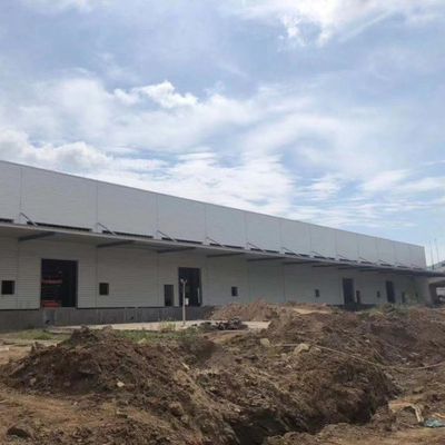 Moderno barata galpão pré-fabricado estrutura de aço oficina com painel de sanduíche