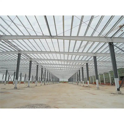 Armazém de estruturas de aço pré-fabricadas com isolamento opcional e janelas de alumínio
