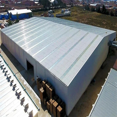 Armazém de aço pré-fabricado laminado a quente para telhados inclinados com forte capacidade de carga