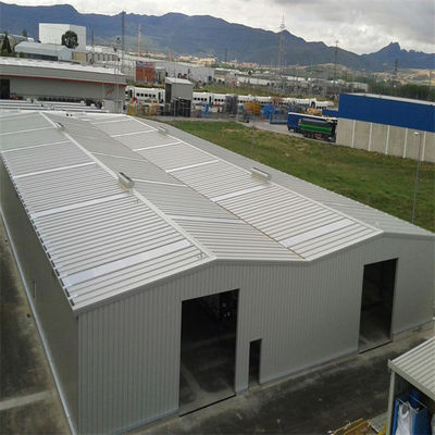 Armazém de aço pré-fabricado laminado a quente para telhados inclinados com forte capacidade de carga