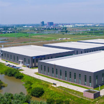 Armazém de estrutura de aço pré-fabricada personalizado para armazenamento e produção