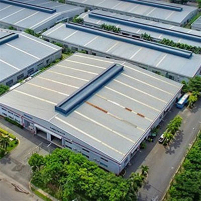 Armazém de estrutura de aço pré-fabricada personalizado para armazenamento e produção