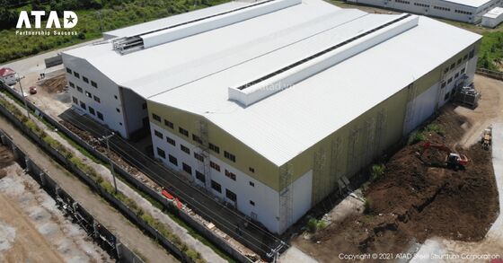 Edifício de escritórios de janelas de alumínio com piso de concreto concebido para empreendimentos comerciais urbanos e complexos de escritórios